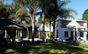 Six Valk Avenue Guest House